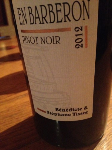 Ecole du Vin de Bordeaux - [LEARN] Liège VS capsule à vis : quels sont les  points forts de ces deux types de bouchons ?