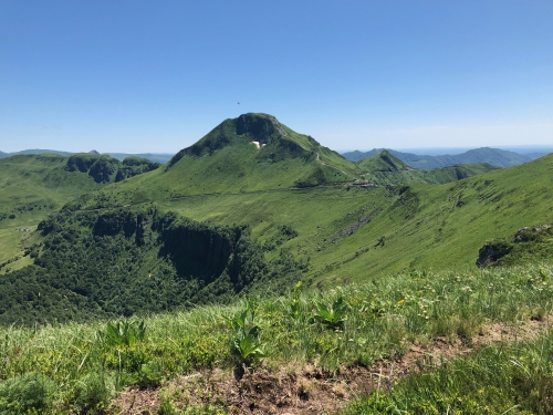 monts du cantal,puy mary,salers,le falgoux,épicerie de dienne,auberge de chassignoles,badoulin,stephan elzière