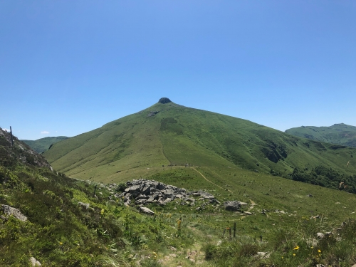 monts du cantal,puy mary,salers,le falgoux,épicerie de dienne,auberge de chassignoles